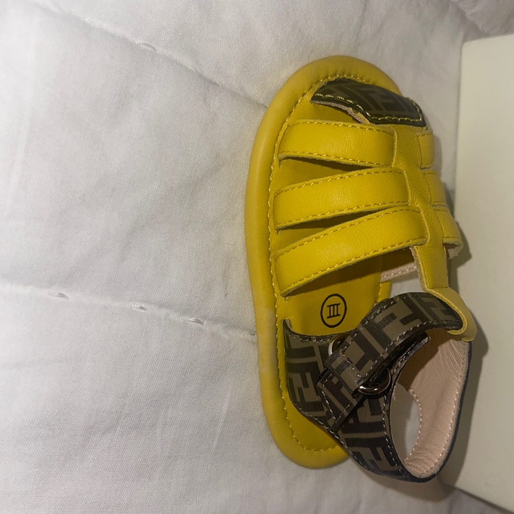Fendi Pelle Zucca Baby Sandals (Size III) - Picture 6 of 8